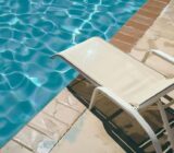 He sunbathe with the pillow: find the perfect model for your outside