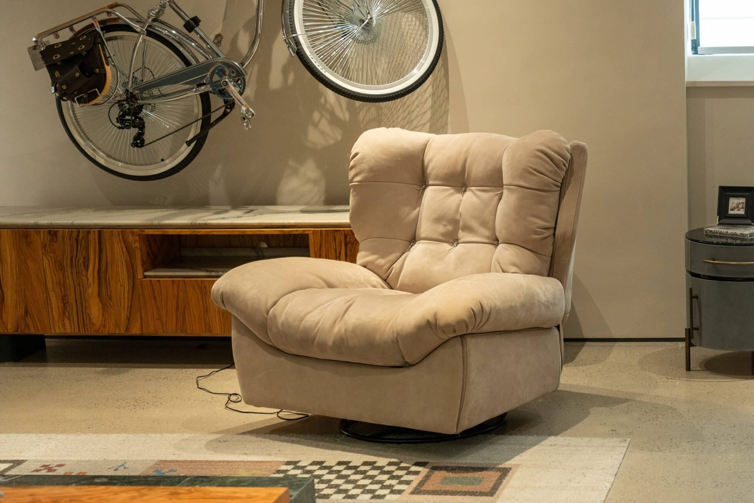 Luxury armchairs: comfort and elegance